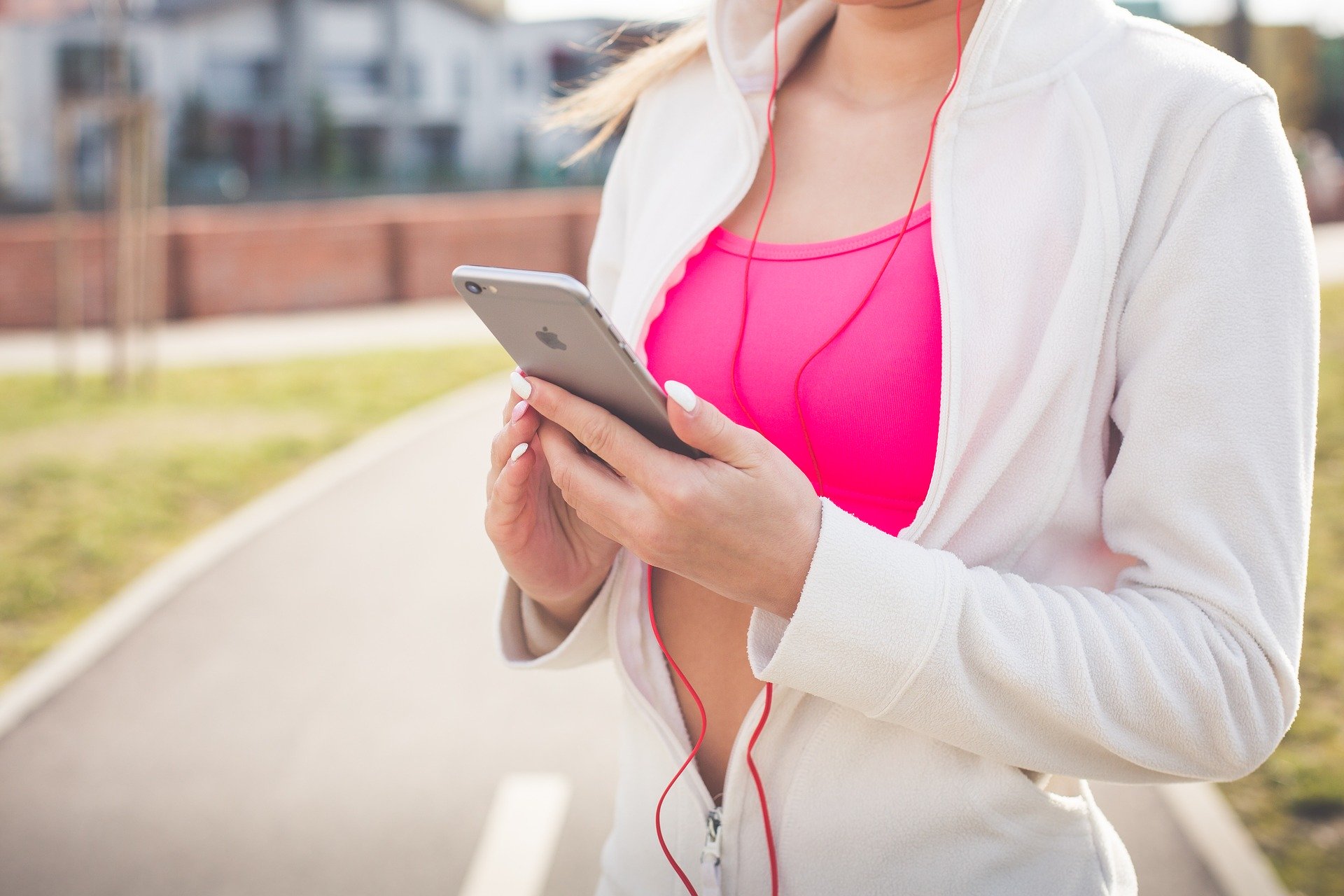 smartphone exercise - Best Workout Apps That Will Help You Stay Fit